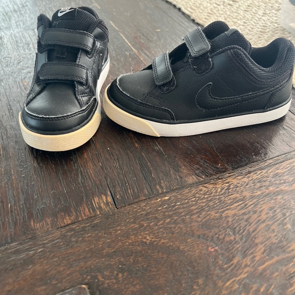 Nike Capri 3 toddler shoes 10c - Picture 1 of 3